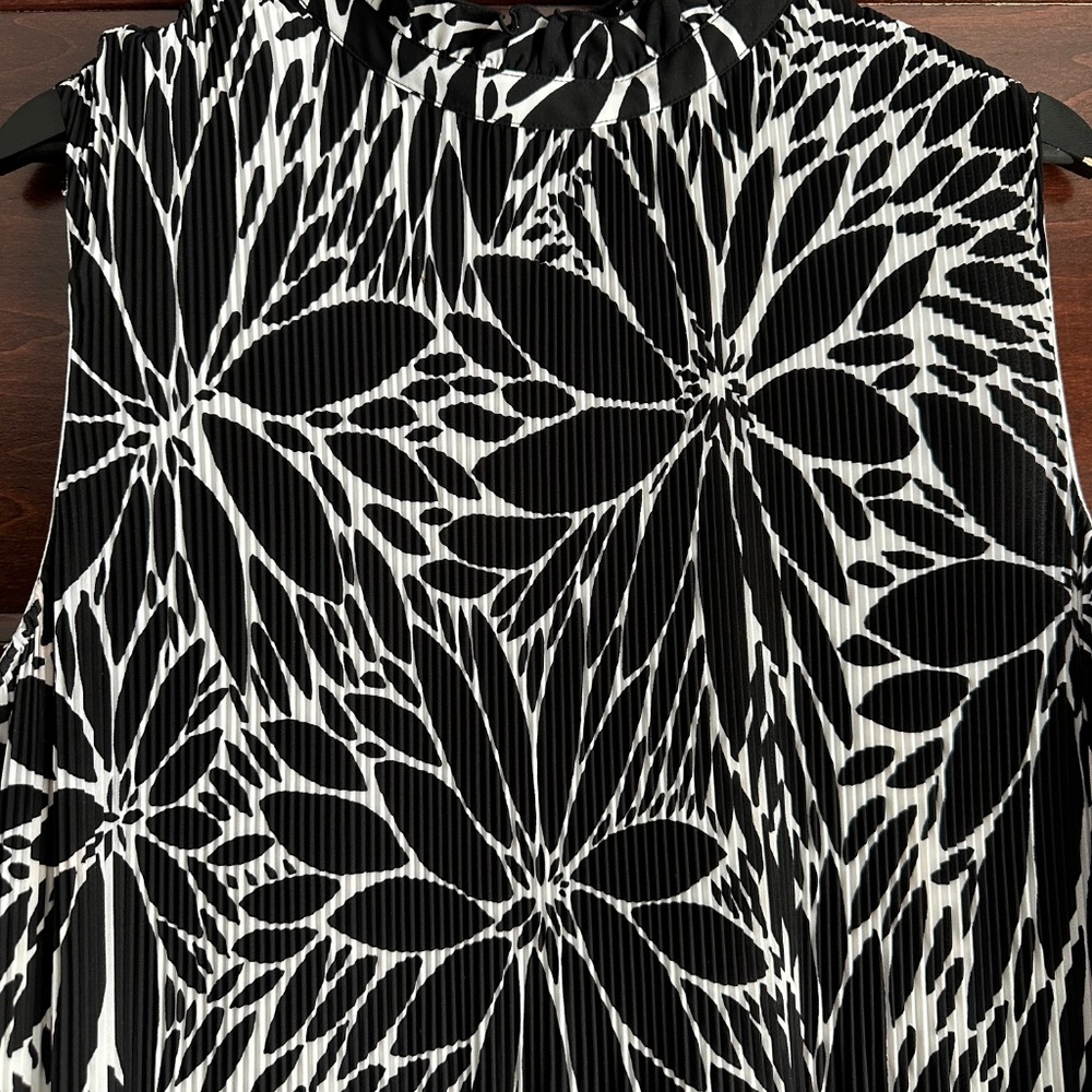 Chico's Black Label Floral Crinkle High-Neck Dress - Picture 4 of 9